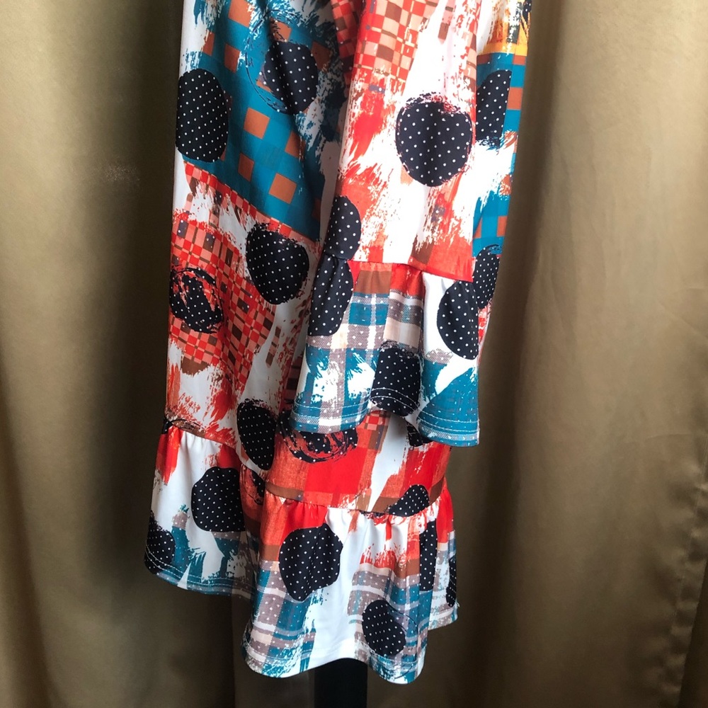 Lily Bell Sleeve Geometric Pattern Shirt - Picture 9 of 13